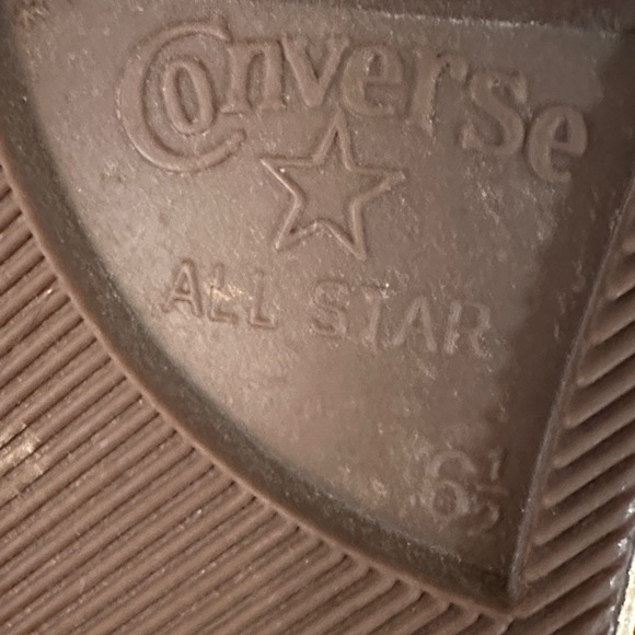 Lavender  ConverseHigh-Top Sneakers - men's 6.5 - women 8.5 - Picture 7 of 7